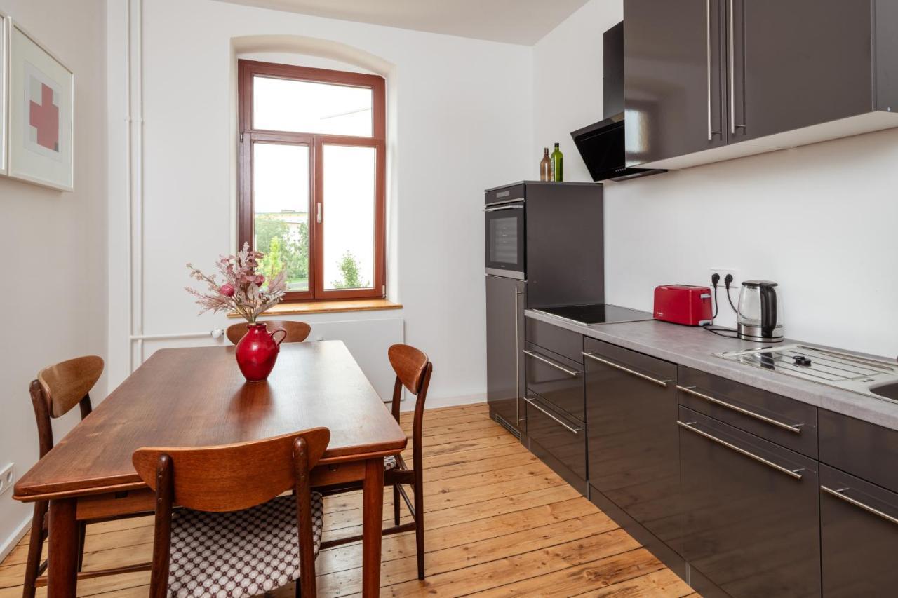 Kuenstlerzimmer Im Kulturhaus Haeselburg Gera Exterior foto