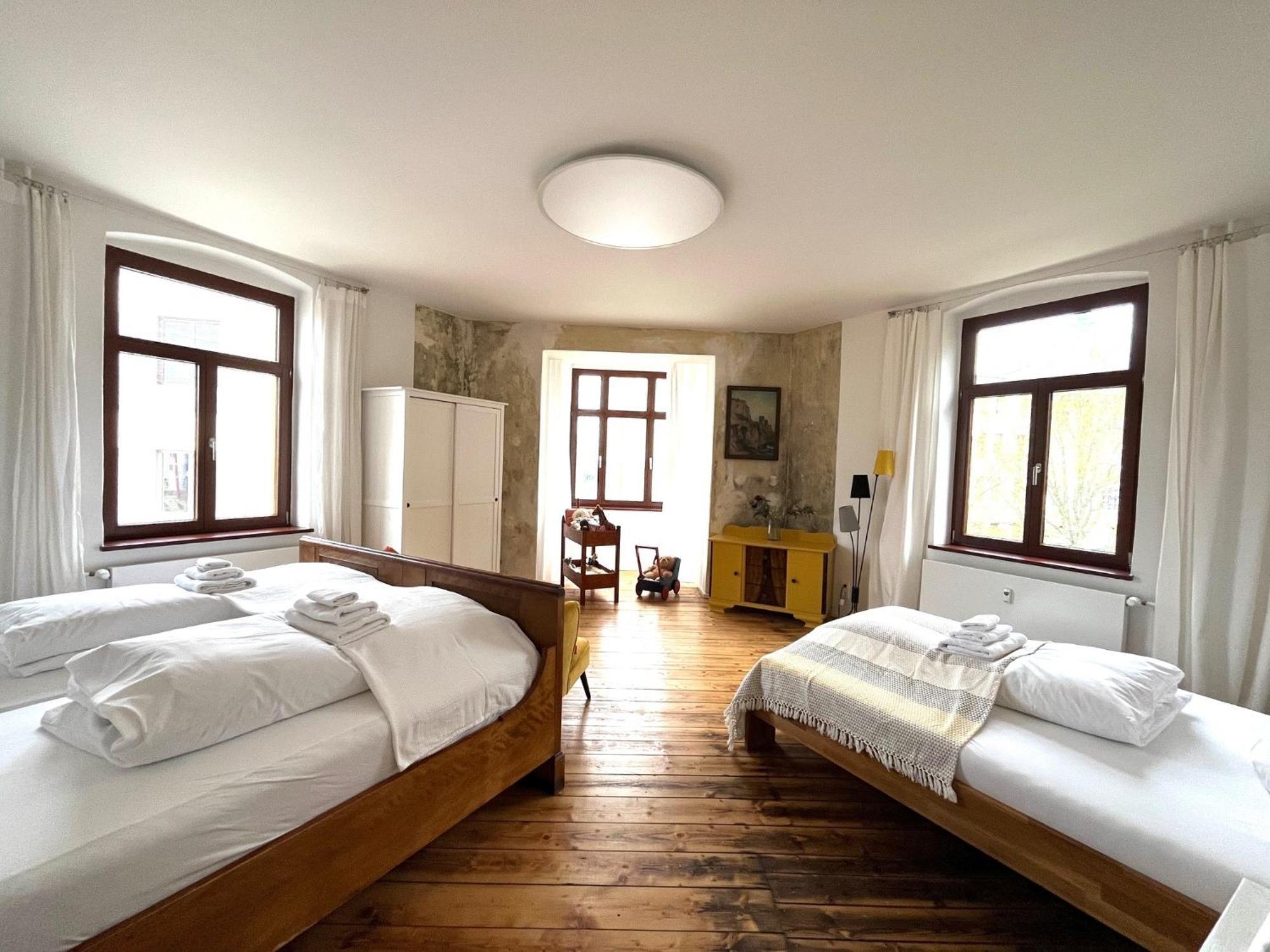 Kuenstlerzimmer Im Kulturhaus Haeselburg Gera Exterior foto